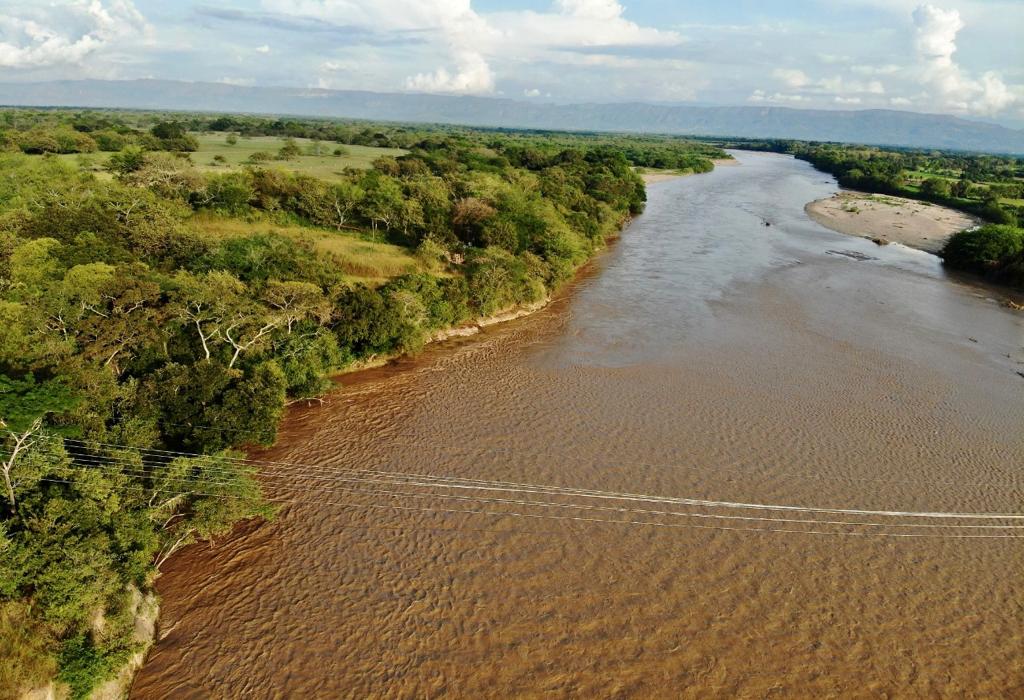El Ejército con buzos y drones busca a un soldado que desapareció mientras nadaba en el río Saldaña.