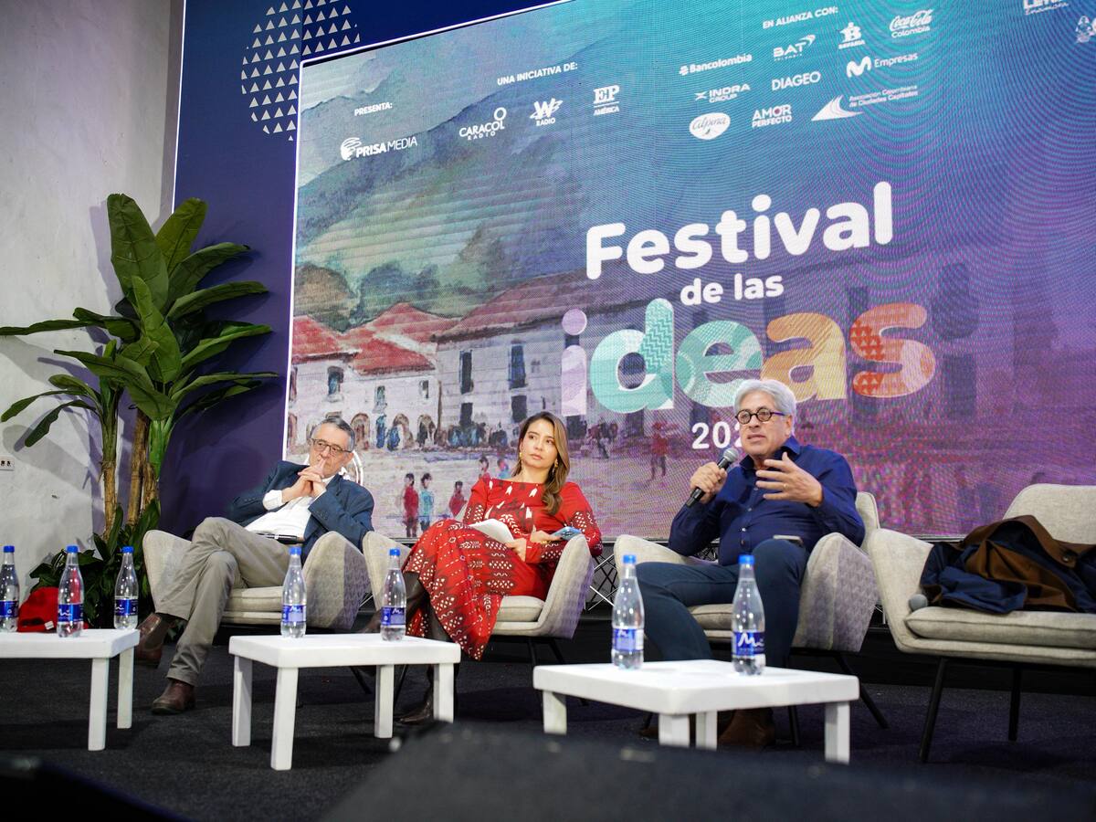 Pronóstico electoral para 2026: una carrera política con tres grandes frentes.