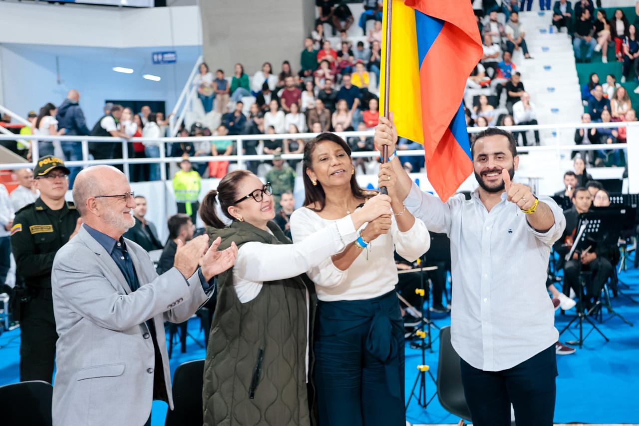 Córdoba tomó la bandera de los Juegos Deportivos Nacionales y Paranacionales 2027. Foto: prensa Gobernación de Córdoba.