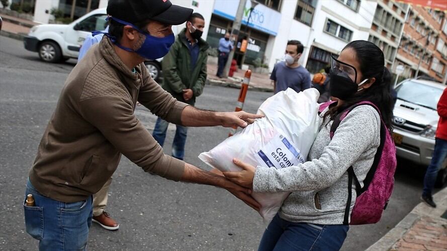 A partir de julio y durante los seis meses siguientes de este año, los beneficiarios de esta ayuda recibirán $160.000 mensuales.. Foto: Colprensa
