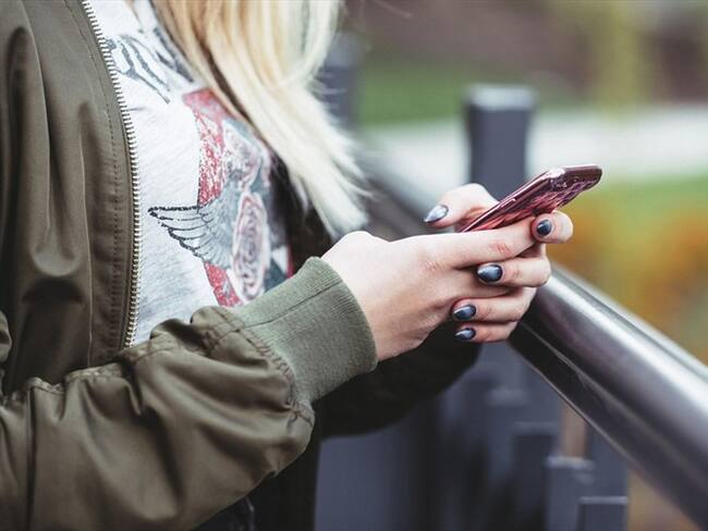 La clave del uso de los dispositivos digitales y la felicidad es el uso limitado. Foto: Pixabay