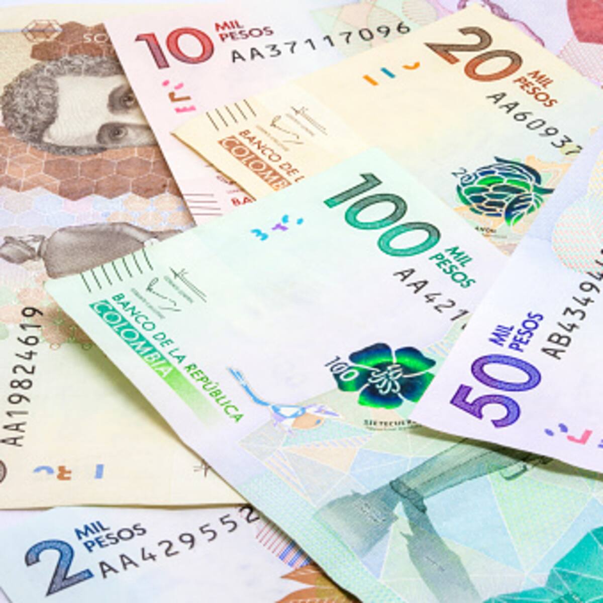 ¿Cuánto dinero venden las empresas de venta directa como Yanbal, Avon y Natura?