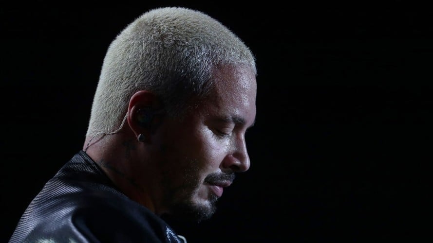 J Balvin habló por medio de su Instagram de la reciente pérdida que sufrió en su vida por cuenta de un amigo cercano que se suicido. Foto: Getty Images/ Omar Vega