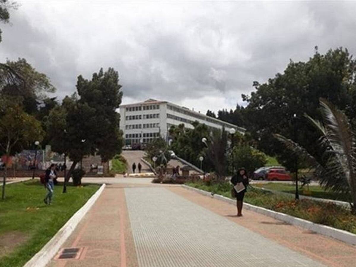 Capturan tres personas que pretendían comercializar
marihuana en la Uptc de Tunja