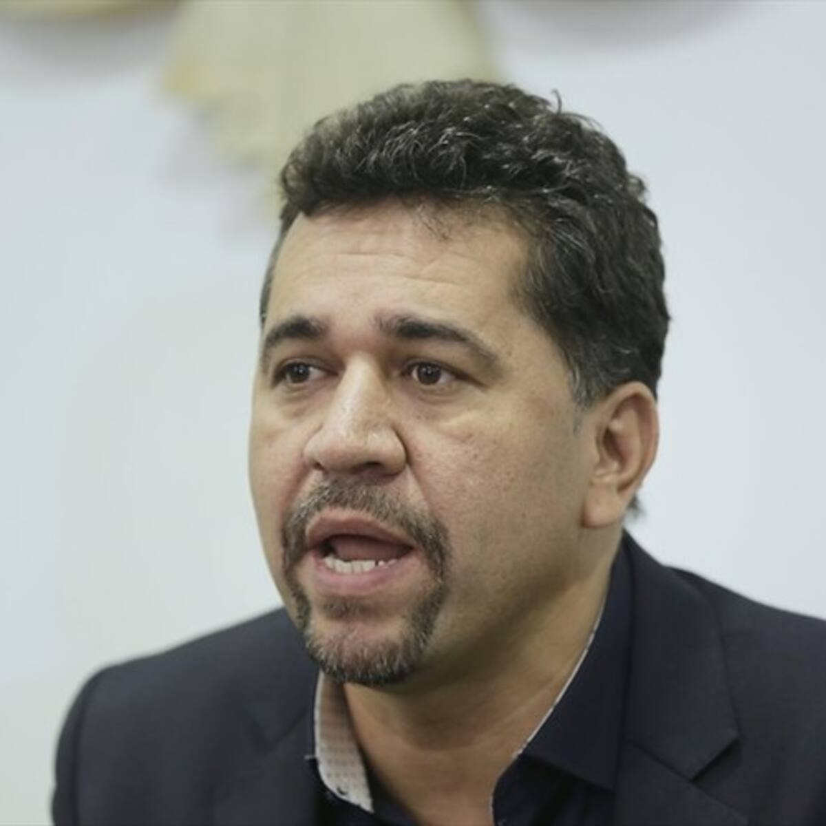 La Corte Suprema seguirá investigando al embajador León Fredy Muñoz