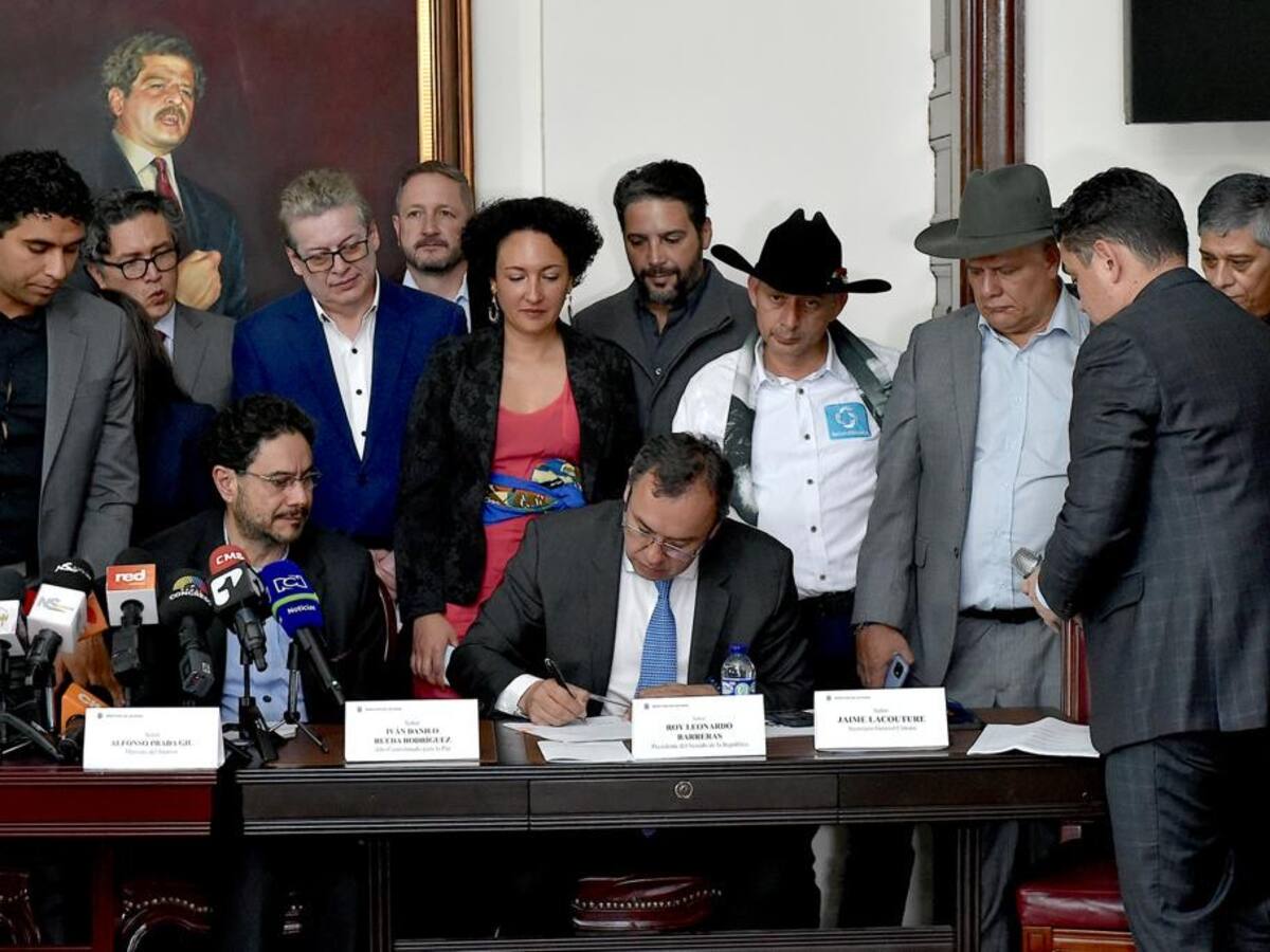 Gobierno radicó proyecto que prorroga y modifica la Ley 418 para lograr la paz total