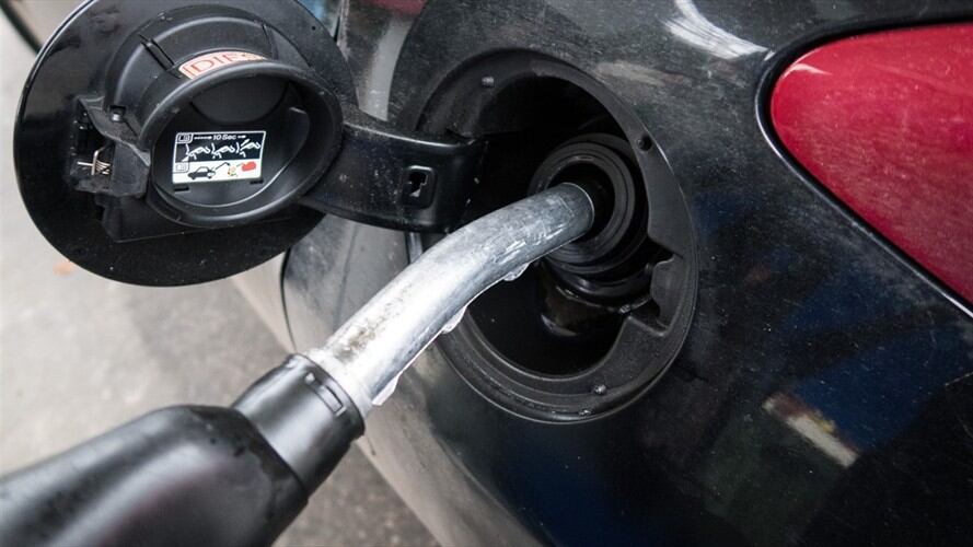 En la ponencia del Plan Nacional de Desarrollo se incluyó un artículo que propone rebajar el IVA para combustibles, que pase del 19% actual a 5%. Foto: Getty Images