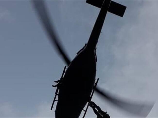 Los militares efectuaban labores de abastecimiento de personal en la zona, cuando la aeronave se fue a tierra cerca de las 8 de la noche. Foto: Colprensa