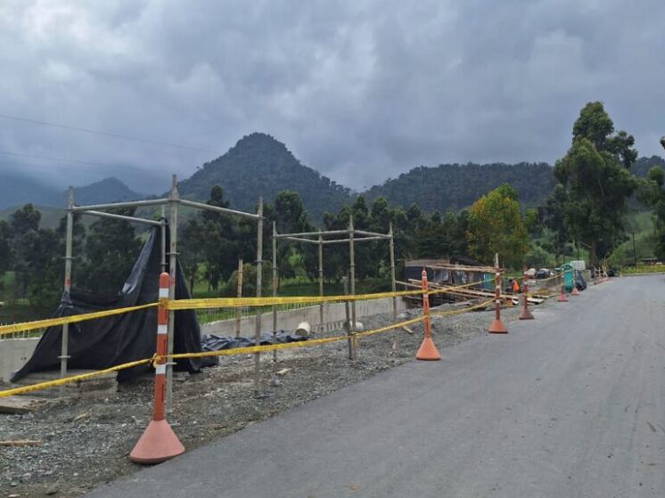 Vía inconclusa Termales - El Arbolito, centro - sur de Caldas. Foto: Gobernación de Caldas.