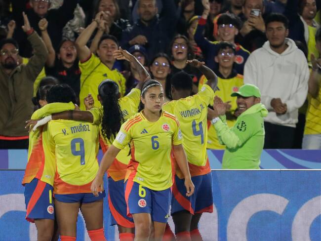 Jugadoras de Colombia celebran un gol este martes, en un partido del grupo A de la Copa Mundial Femenina sub-20. EFE/ Carlos Ortega