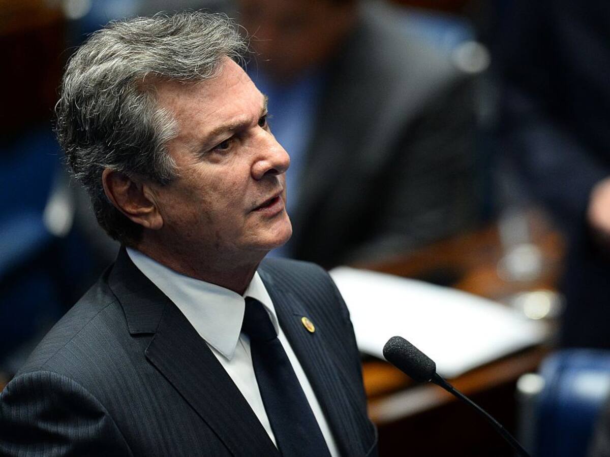 Expresidente de Brasil Fernando Collor de Mello es detenido por un delito de corrupción
