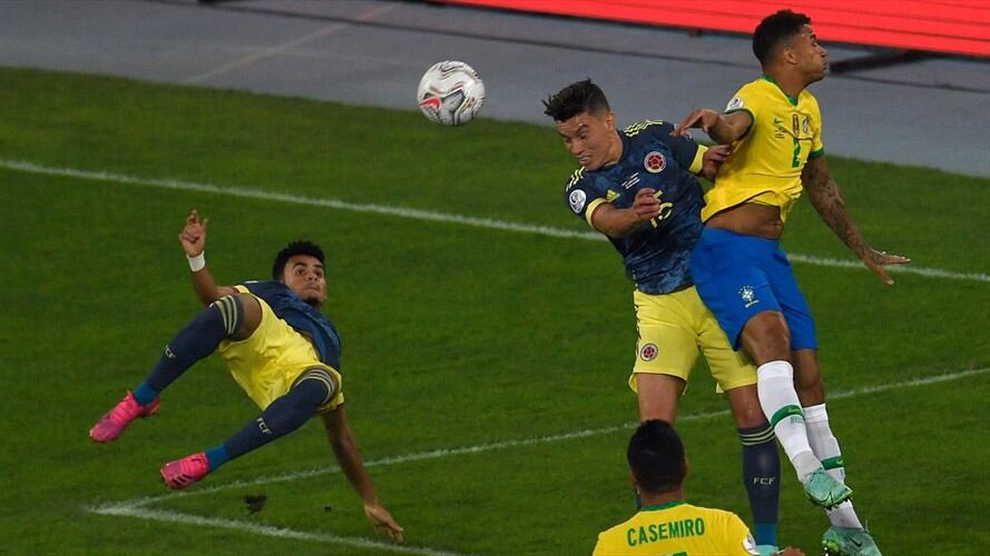 Gol de Luis Díaz a Brasil en la Copa América. Foto: MAURO PIMENTEL/AFP via Getty Images)