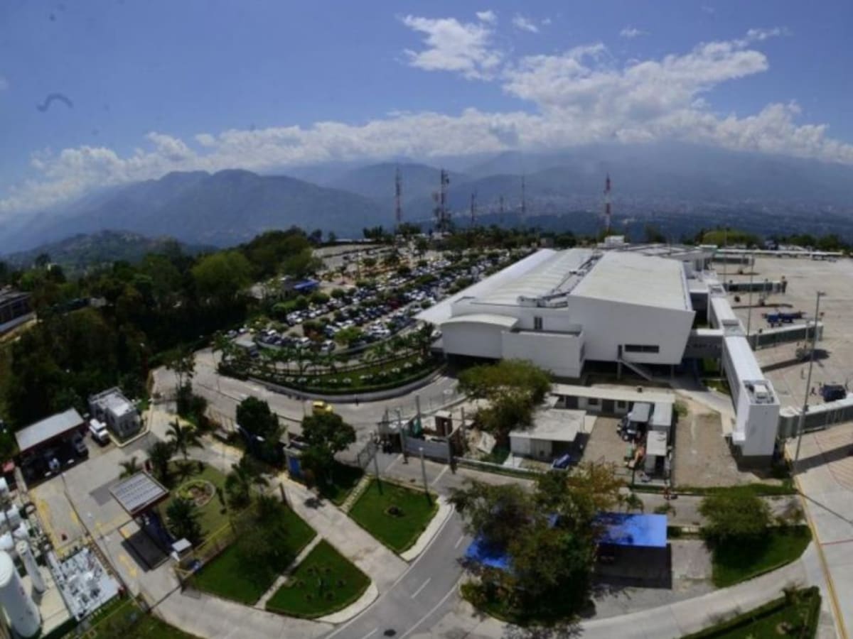 Buscan cuerpos en cercanía al aeropuerto Palonegro: habrían sido dejados durante conflicto en 1980