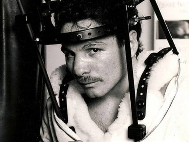 Vinny Pazienza con un halo cervical después de romperse el cuello.. Foto: BBC Mundo