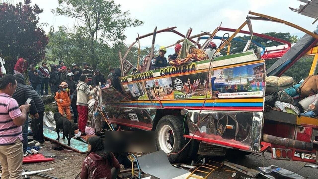 Foto: Accidente de bus escalera en Huila / Proporcionada por José David Rodríguez