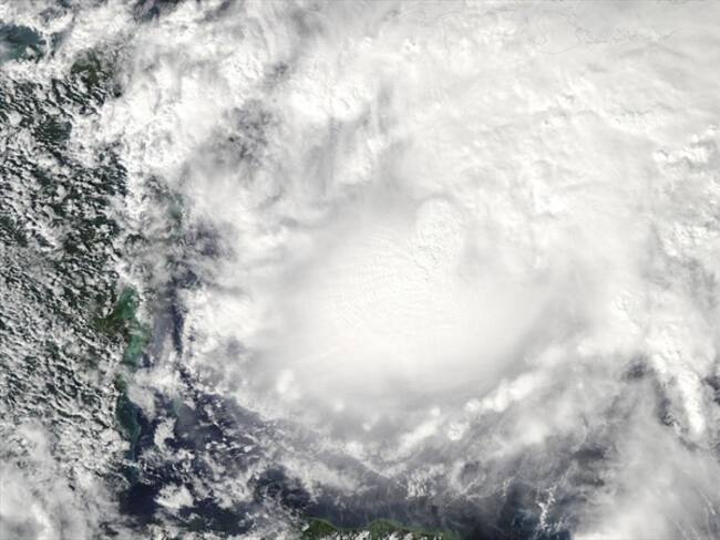 Según un boletín especial del Centro Nacional de Huracanes (NHC), Ida genera ya vientos de 145 millas por hora (230 km/h).. Foto: Getty Images
