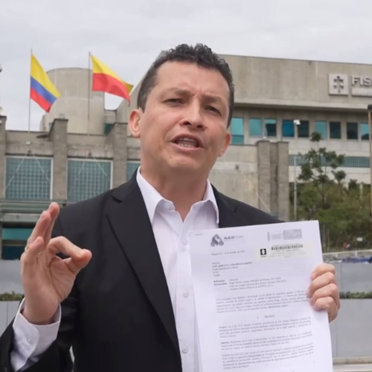 Denuncian a exfuncionarios del gobierno Duque por presunta compra ilegal de Pegasus