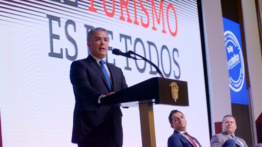 El presidente Iván Duque socializó a los empresarios hoteleros la propuesta de Ley de Financiamiento, la cual busca la disminución del impuesto de renta. Foto: Isabel Escobar (W Radio)