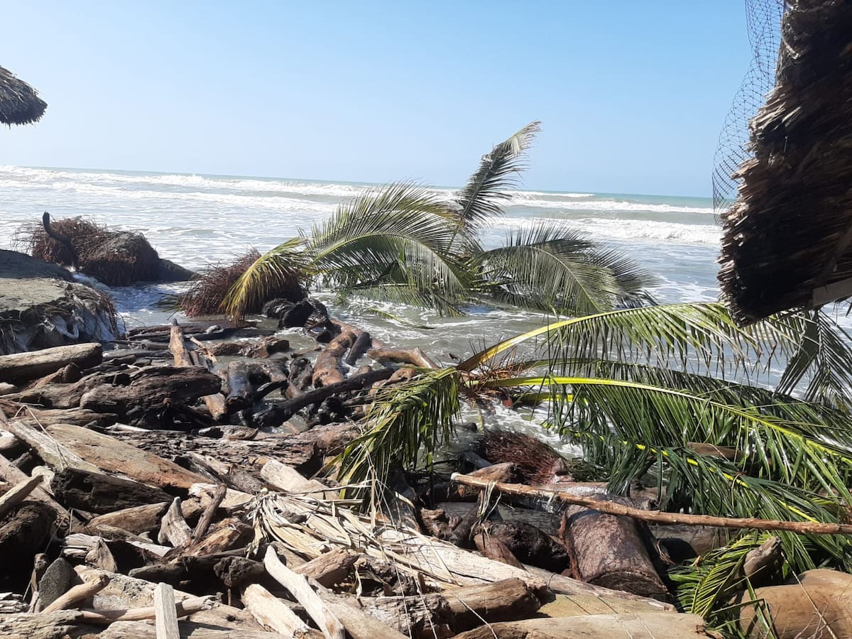 Se mantienen las alertas en las playas del departamento de Córdoba por mar de leva