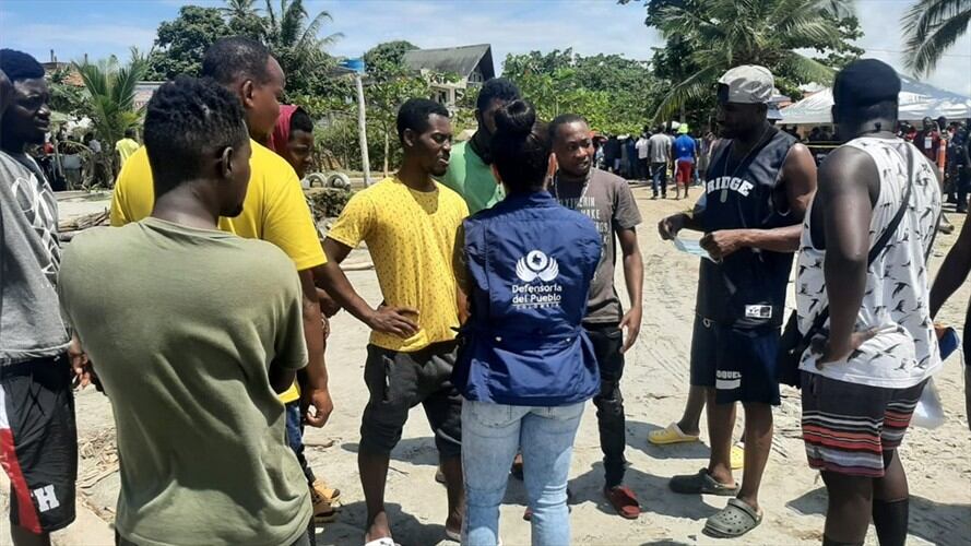 Según la entidad se reportan casos de migrantes que deciden cruzar el Golfo de Urabá en embarcaciones ilegales, especialmente en horas de la madrugada. Foto: Defensoría del Pueblo