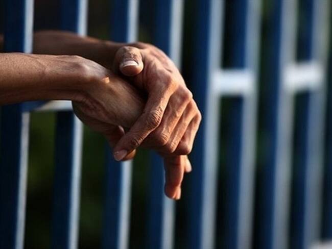 Juez envió a prisión a hombre que por un ataque de celos agredió a su expareja. Foto: Colprensa