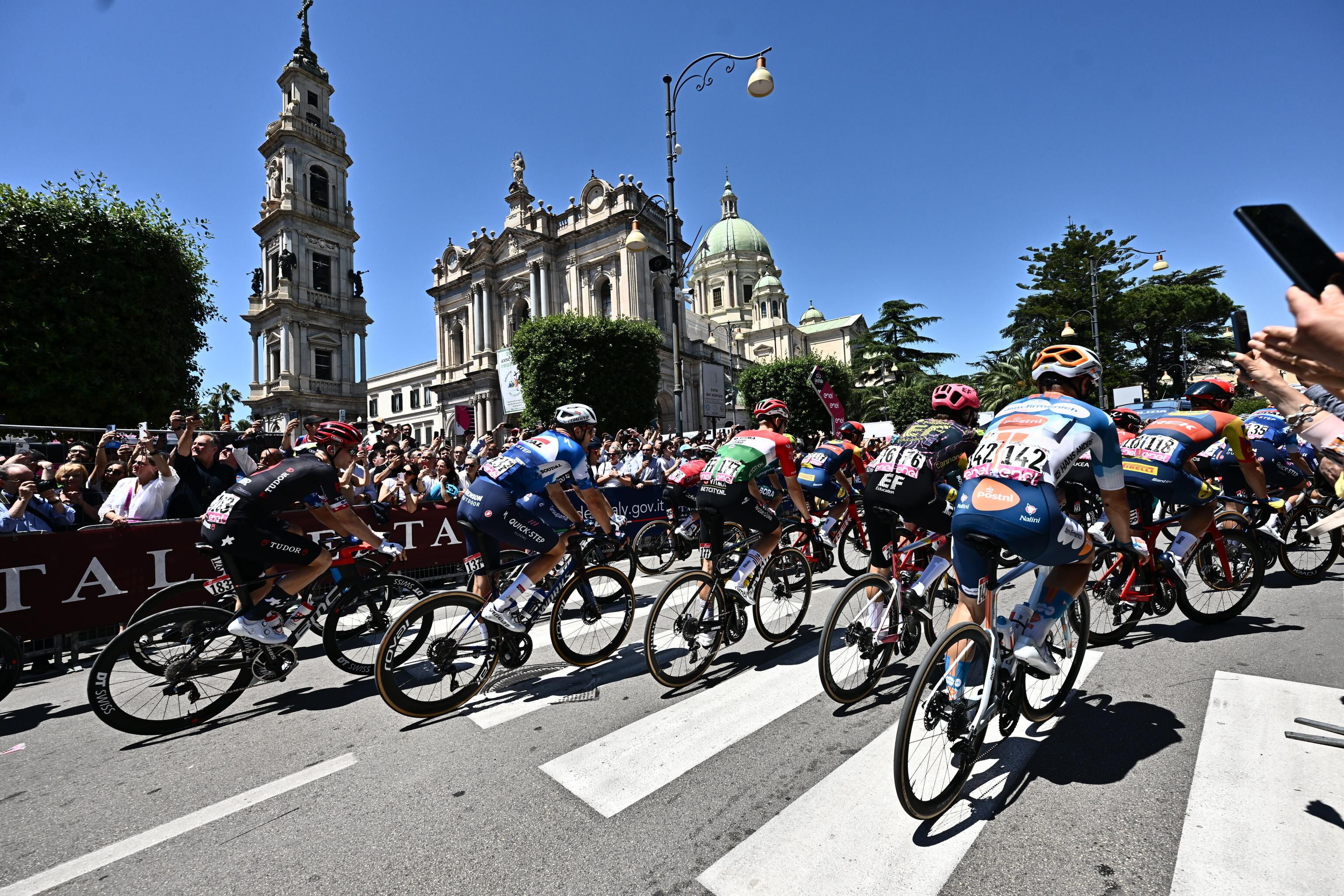 Ciclista en el Giro de Italia. Foto: EFE/EPA/ZEN