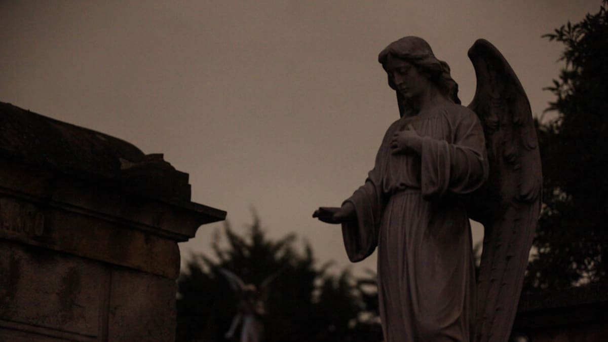 Continúan las denuncias por restricciones para visitantes al Cementerio Central