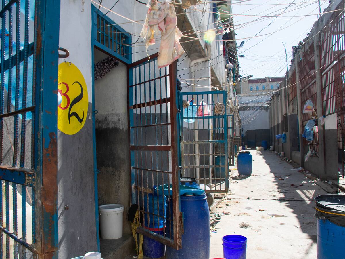 Haití declara el estado de urgencia y el toque de queda por masiva fuga de presos