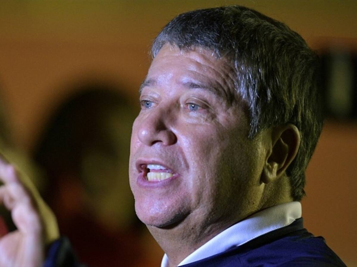 ‘Bolillo’ Gómez descargó todo su estrés con un madrazo tras clasificación ante el Quindío