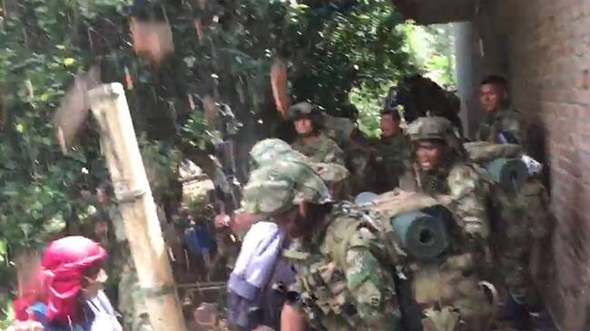 Los enfrentamientos entre civiles y el Ejército han dejado varias personas heridas. Foto: Cortesía