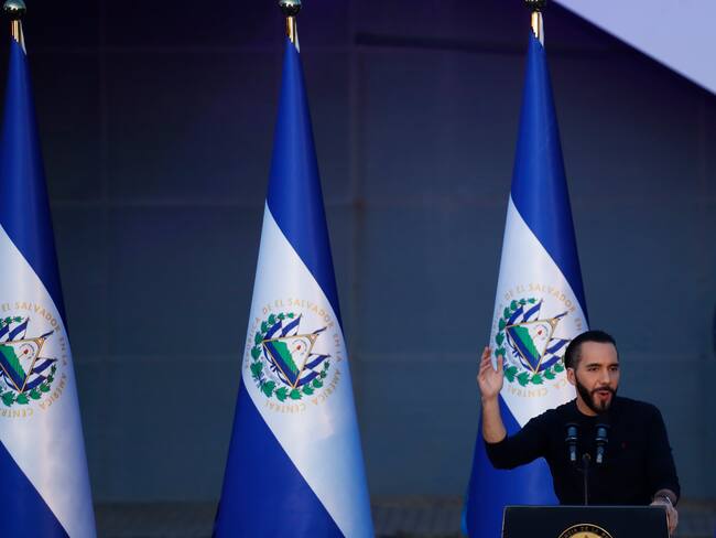 AME2421. CIUDAD ARCE (EL SALVADOR), 16/07/2024.- El presidente de El Salvador, Nayib Bukele, habla en la inauguración del centro tecnológico de datos comercial, Data Trust. EFE/Rodrigo Sura