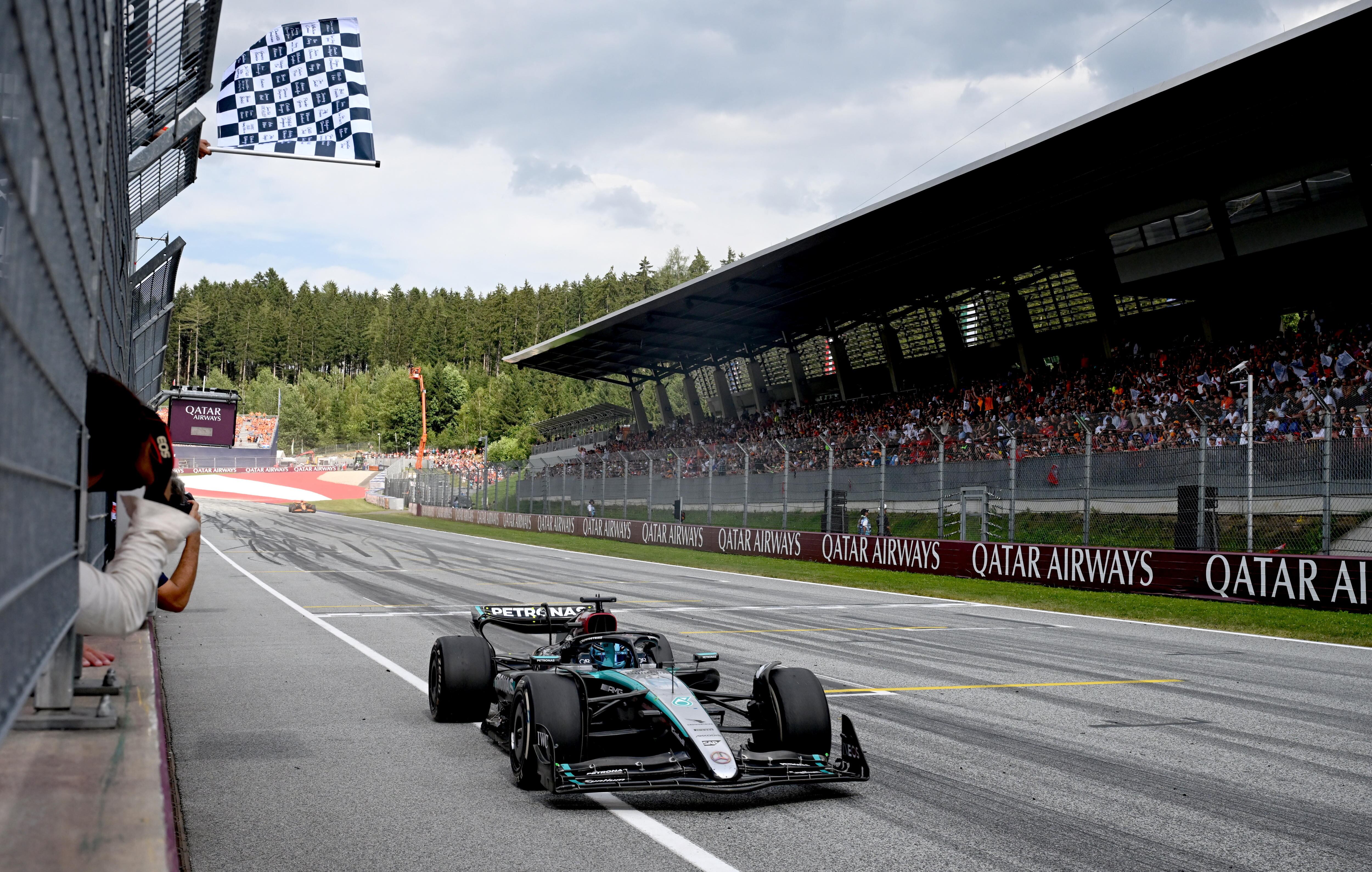 Spielberg (Austria), 30/06/2024.- Mercedes driver George Russell of Britain wins the Formula One Austrian Grand Prix, in Spielberg, Austria, 30 June 2024. (Fórmula Uno, Reino Unido) EFE/EPA/CHRISTIAN BRUNA / POOL