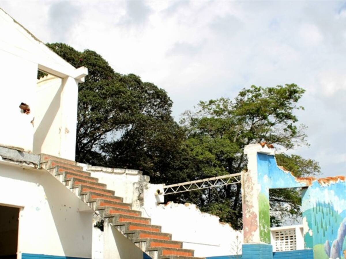 Colegios de Santander que están a cargo del FFIE podrían convertirse en elefantes blancos