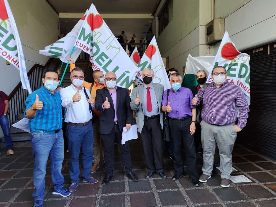 Comité promotor de la revocatoria de Daniel Quintero. Foto: Colprensa