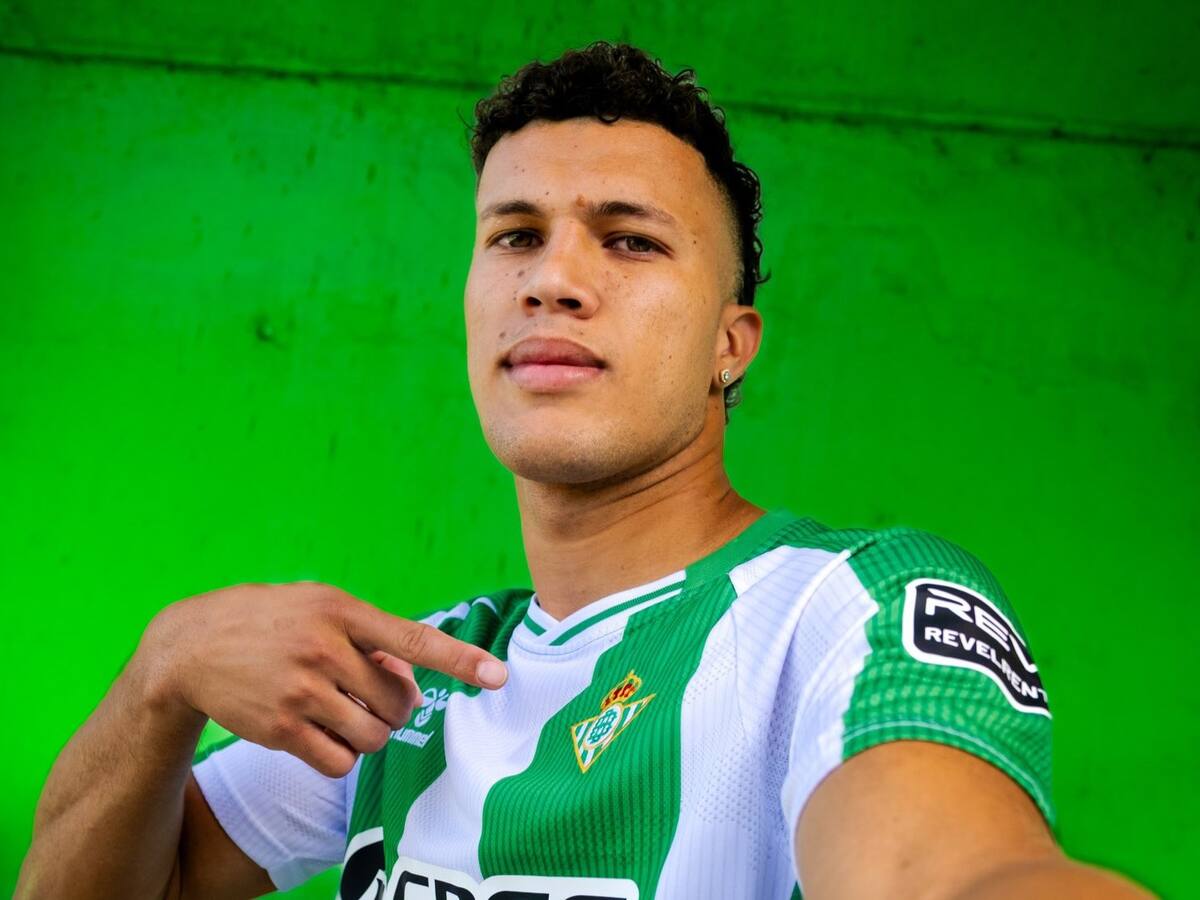 El Real Betis anunció el fichaje de Nelson Deossa: Firmará hasta 2030