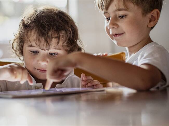 Dentro de la plataforma se pueden hacer varias actividades como visitar atracciones de Disneyland y ver tutoriales de matemáticas hechos por los animadores de Pixar.. Foto: Getty Images