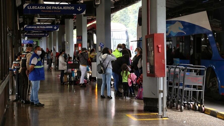 Resolución en la que elimina la obligación que hasta la fecha tenían las empresas que se encuentran en la modalidad de transporte de pasajeros por carretera. Foto: Colprensa