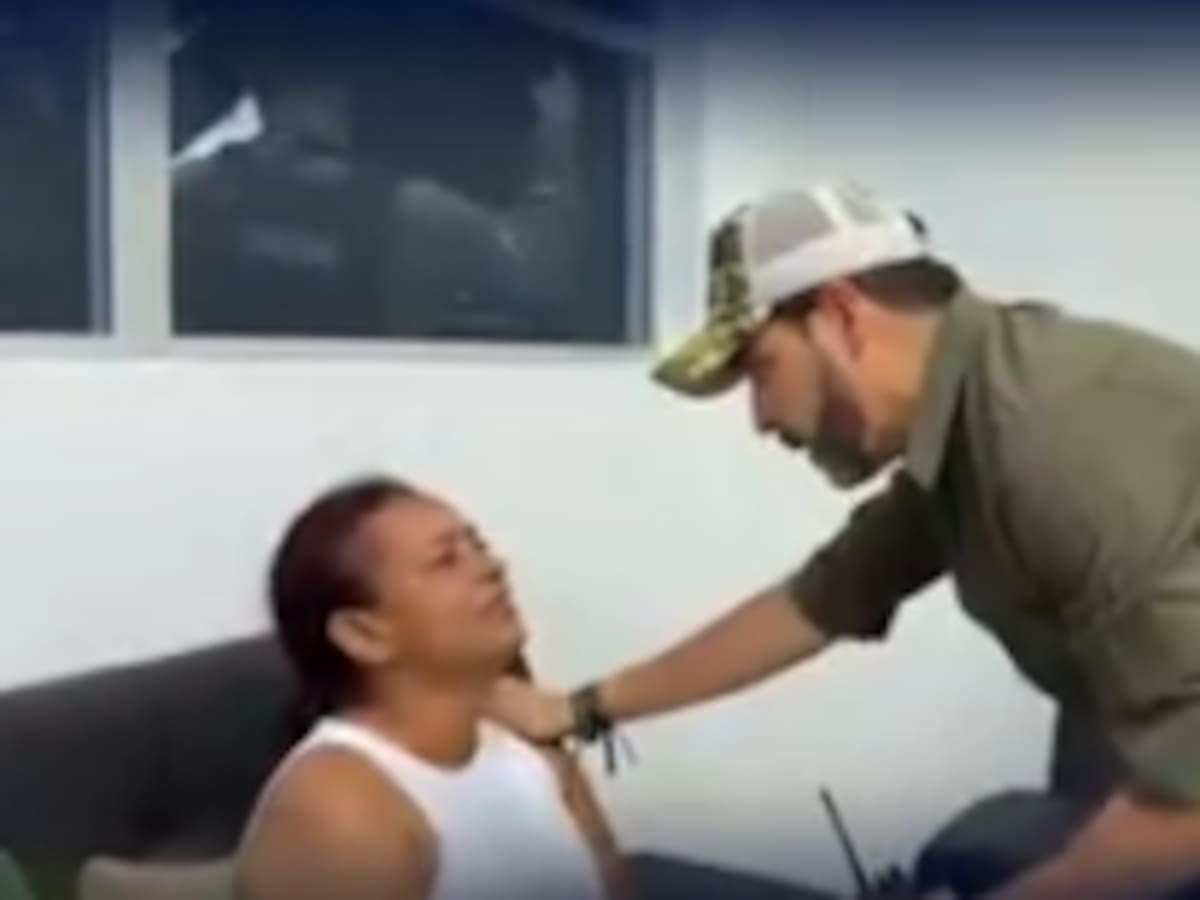 Abelardo De La Espriella visitó a la familia de la patrullera asesinada en Cali: “no quedará impune”