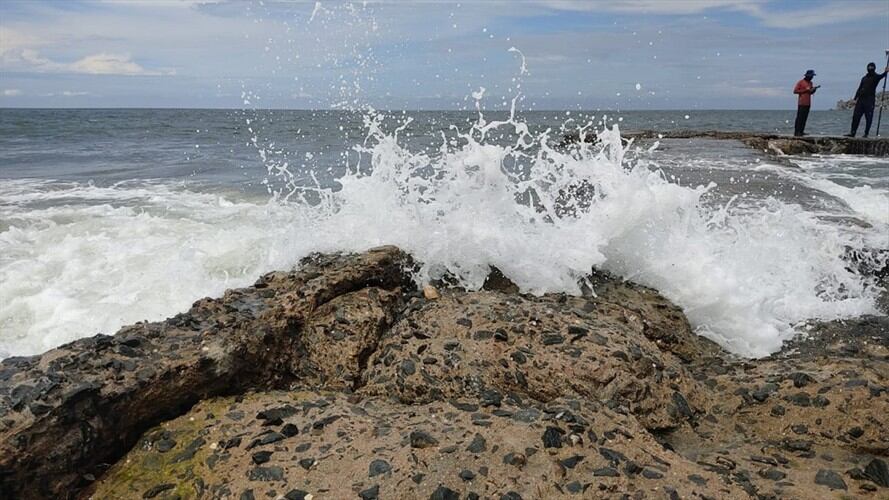 Nuevamente cierran playas de Santa Marta por malas condiciones atmosféricas. Foto: Cortesía: Carlos Landázury