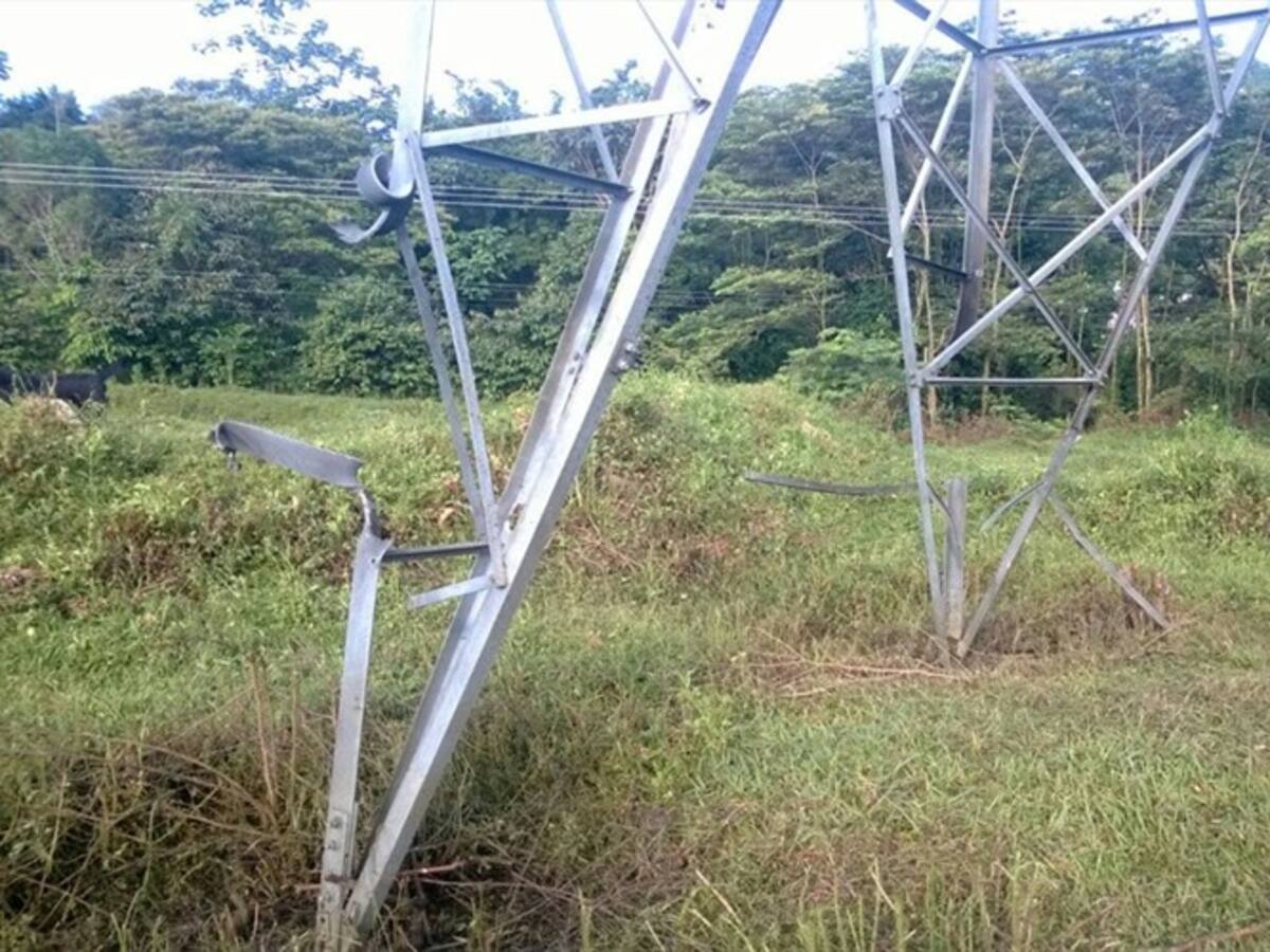 Atribuyen a disidencias de Guacho atentado que dejó sin energía a Tumaco