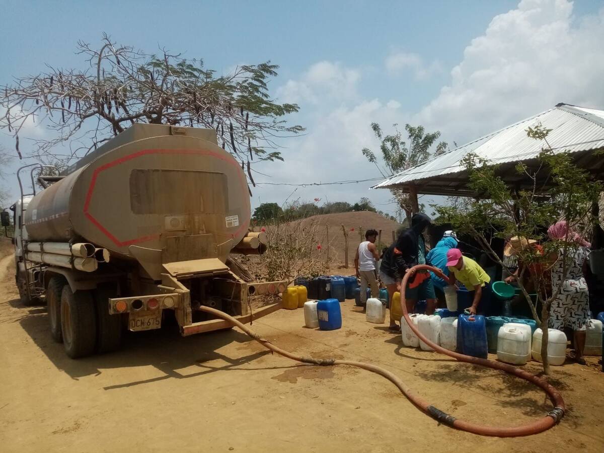 Tres municipios de Córdoba siguen sin agua pese a tener un millonario acueducto