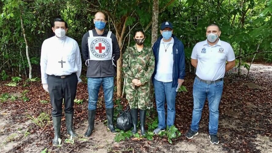 El pasado 14 de junio la guerrilla del ELN había entregado una prueba de supervivencia. Foto: Twitter: @DefensoriaCol