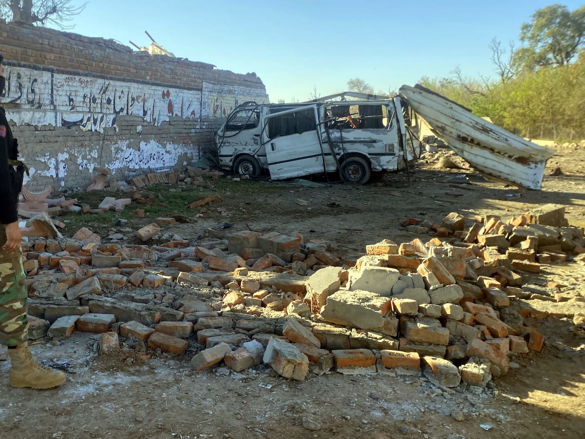 Asalto a una base militar en Pakistán deja 34 muertos y 32 heridos