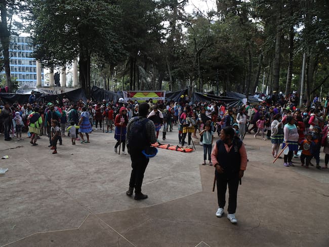 Protestas por posible albergue para indígenas en el barrio las Cruces en Bogotá