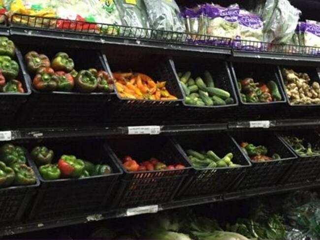 Los vegetales, aunque caros para el venezolano medio, son una opción más barata para alimentarse.. Foto: BBC Mundo
