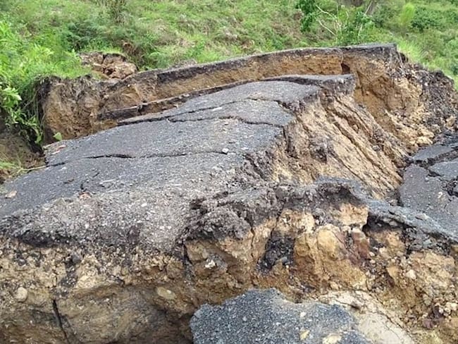 Geólogos evalúan riesgo en Toledo, Norte de Santander, por remoción en masa. Foto: Cortesía Luis Pérez