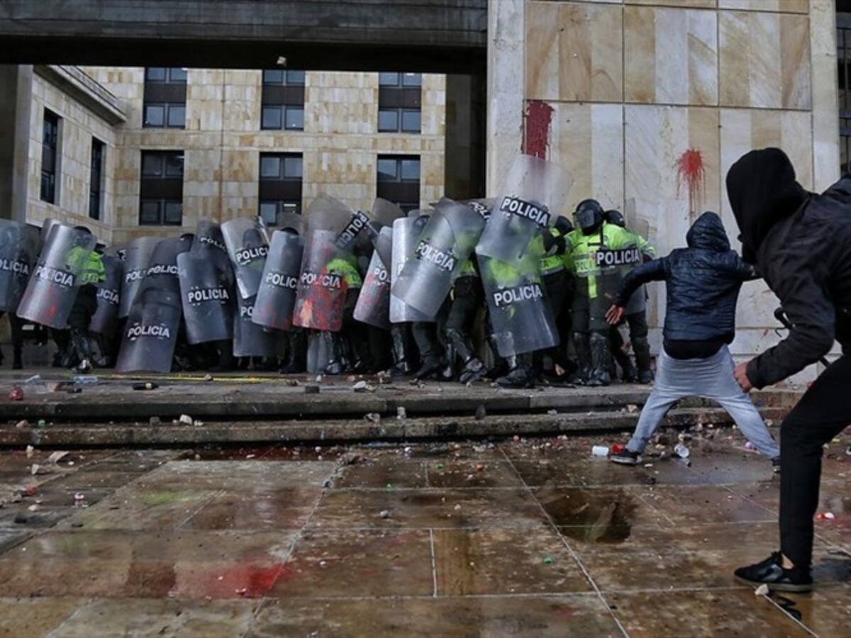 Duque condenó infiltraciones en las marchas estudiantiles