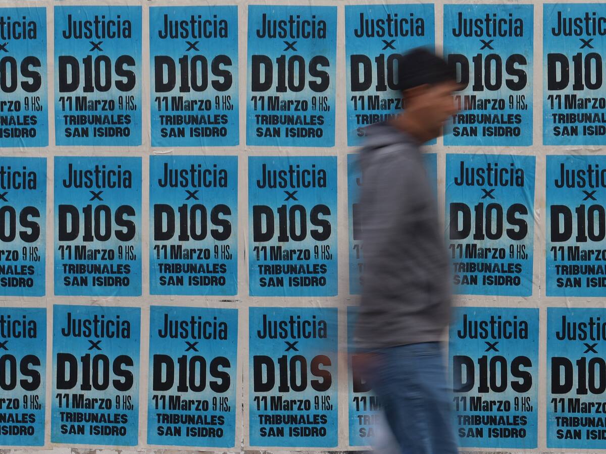 Detienen por falso testimonio a testigo en juicio por la muerte de Diego Maradona en Argentina