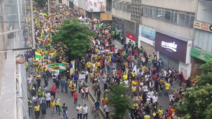Paro en Bucaramanga termino en disturbios y desmanes. Foto: Cortesía Melissa Múnera