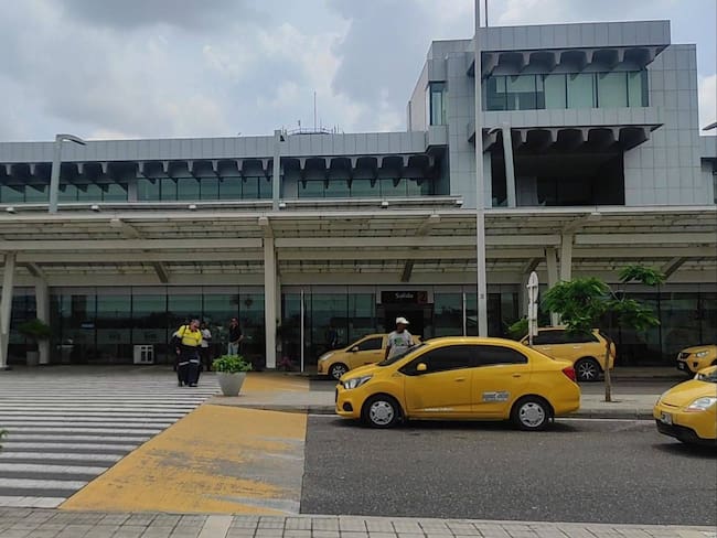 Fachada del aeropuerto Cortissoz de Barranquilla. Foto: Andrea Pallares.